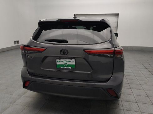 Used 2022 Toyota Highlander L FWD image 7