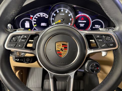 Used 2023 Porsche Cayenne AWD/4WD image 13