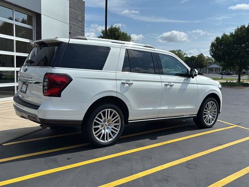 Used 2023 Ford Expedition Limited AWD/4WD image 6