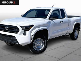 Used 2024 Toyota Tacoma SR video 1