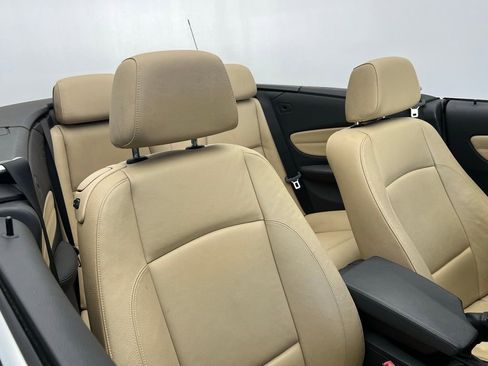 Used 2010 BMW 128i Convertible image 12