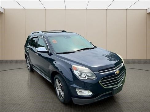 Used 2017 Chevrolet Equinox Premier w/ Enhanced Convenience Package AWD/4WD image 6