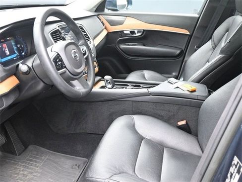 Used 2023 Volvo XC90 B6 Plus w/ Protection Package Premier image 17