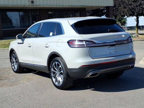 Used 2023 Lincoln Nautilus Reserve AWD/4WD image 3