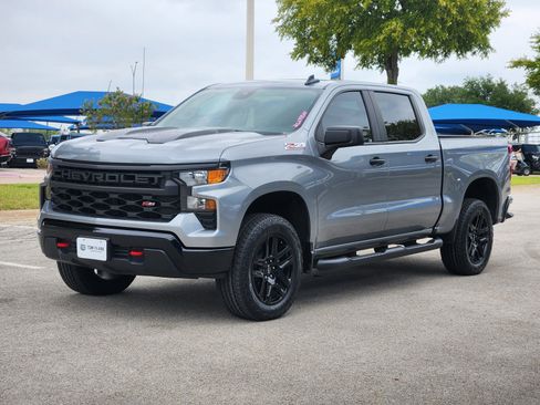 Used 2024 Chevrolet Silverado 1500 Custom Trail Boss AWD/4WD image 2