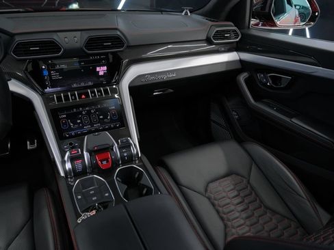 Used 2021 Lamborghini Urus AWD/4WD image 58