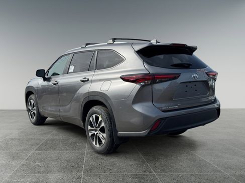 New 2026 Toyota Highlander XLE AWD/4WD image 3