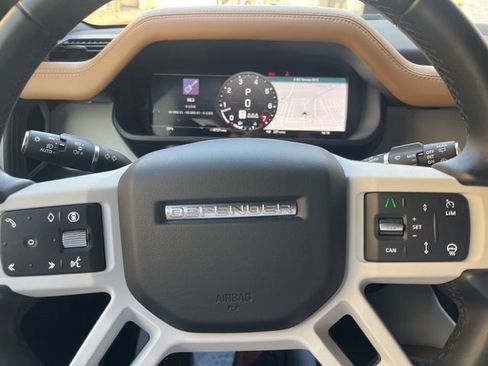 Used 2025 Land Rover Defender 110 S image 10