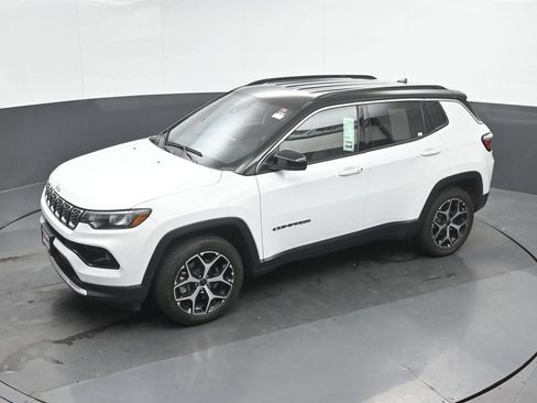 Used 2025 Jeep Compass Limited AWD/4WD image 36