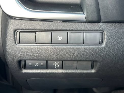 Used 2023 Nissan Rogue SV AWD/4WD image 17