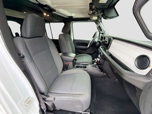 Used 2024 Jeep Wrangler Sport S image 16
