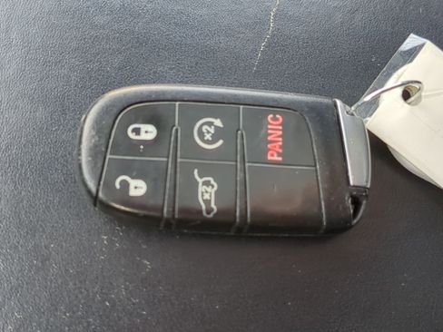 Used 2014 Jeep Grand Cherokee Overland image 35