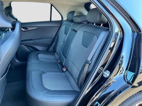 Certified 2023 Kia Niro EX Touring image 24