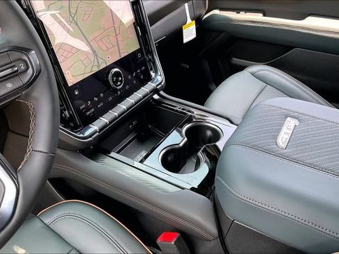 New 2026 GMC Yukon AT4 w/ AT4 Premium Plus Package AWD/4WD image 9