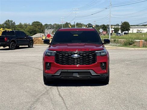 Certified 2025 Ford Explorer ST-Line w/ Premium Package AWD/4WD image 3