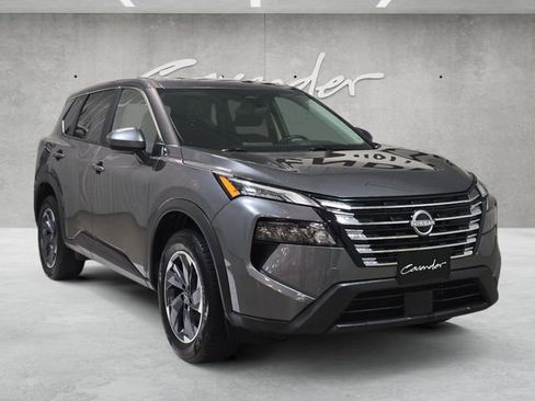 Used 2025 Nissan Rogue SV FWD image 2