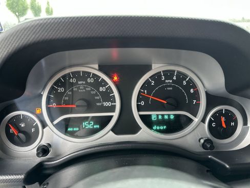 Used 2010 Jeep Wrangler Unlimited Rubicon w/ Dual Top Group AWD/4WD image 12