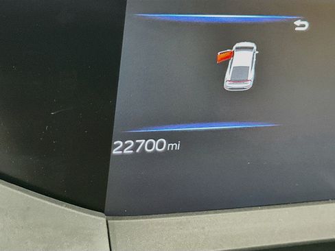 Used 2025 Toyota Prius LE FWD image 19