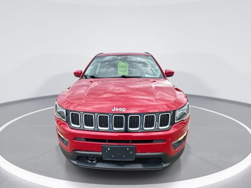 Used 2021 Jeep Compass Latitude w/ Driver Assistance Group AWD/4WD image 3