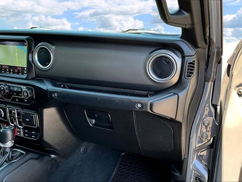 Used 2022 Jeep Gladiator Rubicon w/ LED Lighting Group AWD/4WD image 28