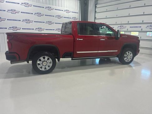 Used 2024 Chevrolet Silverado 2500 High Country w/ High Country Premium Package AWD/4WD image 9
