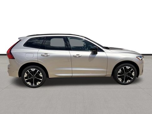 Used 2026 Volvo XC60 B5 Plus AWD/4WD image 4