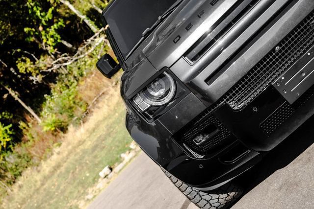 Used 2023 Land Rover Defender 130 X-Dynamic SE AWD/4WD image 5