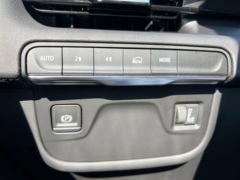 Certified 2022 Cadillac Escalade Premium Luxury AWD/4WD image 36
