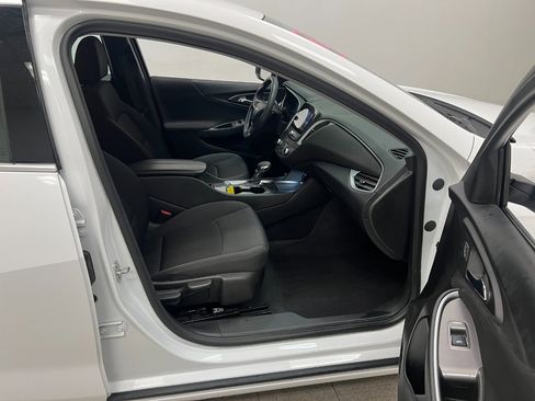 Used 2023 Chevrolet Malibu LT image 25