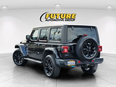 Used 2023 Jeep Wrangler Unlimited Sahara image 7