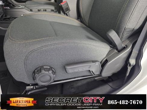 New 2025 Jeep Gladiator Sport image 13