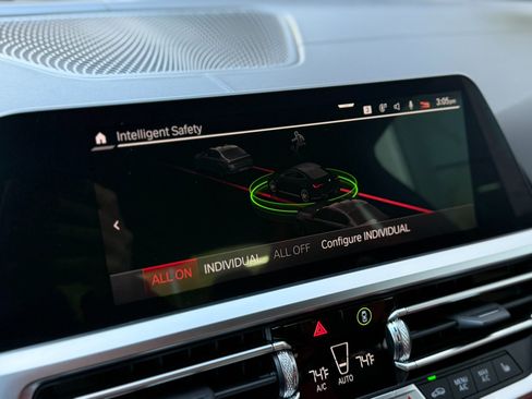 Used 2022 BMW M4 xDrive Competition w/ M Carbon Exterior Package image 23