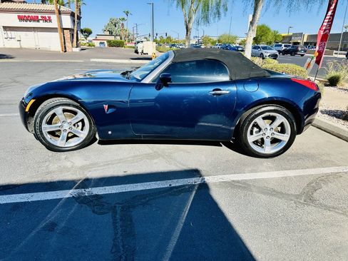 Used 2006 Pontiac Solstice Convertible w/ Premium Package image 4