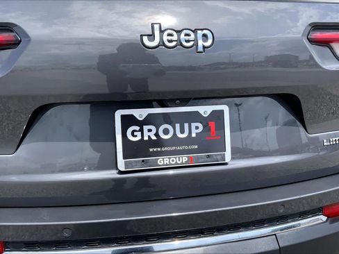 Used 2022 Jeep Grand Cherokee L Limited image 10