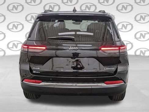 Used 2023 Jeep Grand Cherokee Laredo AWD/4WD image 32