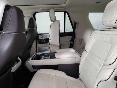 Used 2024 Lincoln Navigator Black Label image 11