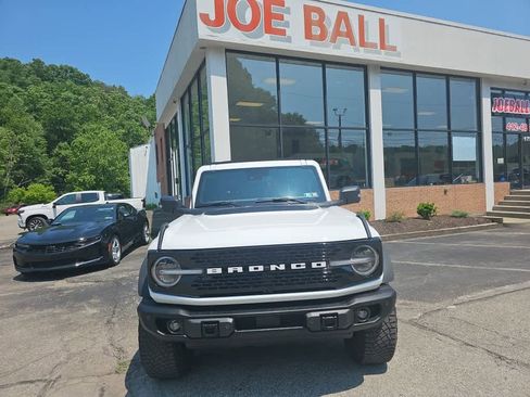 Used 2023 Ford Bronco Wildtrak image 2
