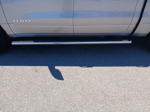Used 2023 RAM 1500 Laramie AWD/4WD image 15