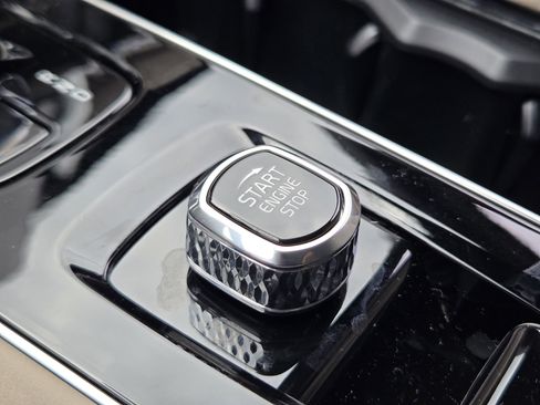 New 2026 Volvo XC90 B6 Plus w/ Protection Package Premier image 24