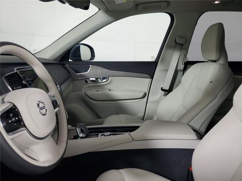 Certified 2025 Volvo XC90 B6 Plus AWD/4WD image 22