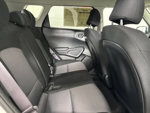 Used 2022 Kia Soul LX FWD image 27