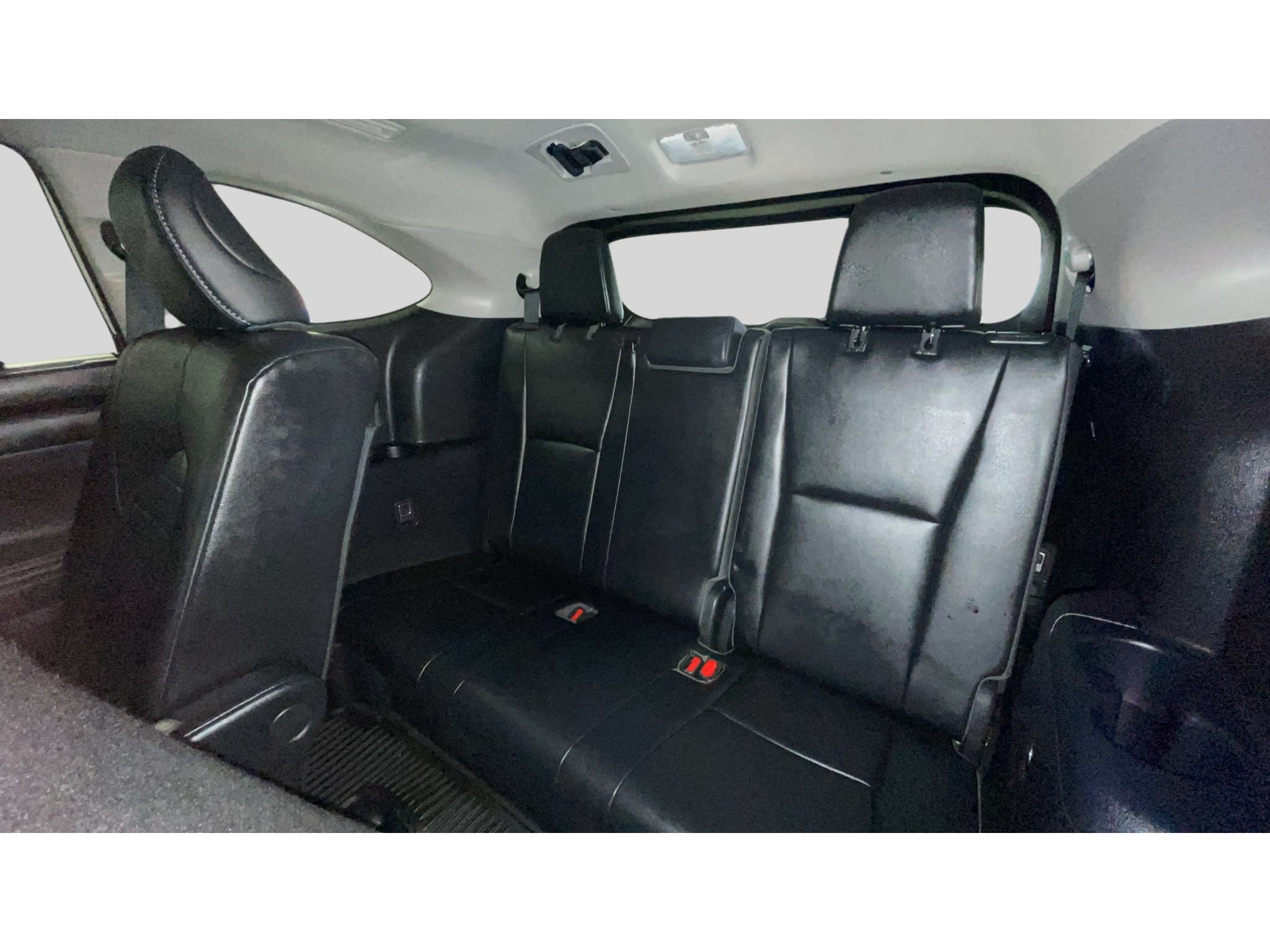 Used 2021 Toyota Highlander XLE AWD/4WD image 15