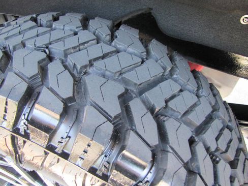 Used 2023 GMC Sierra 1500 AT4 w/ Technology Package image 35