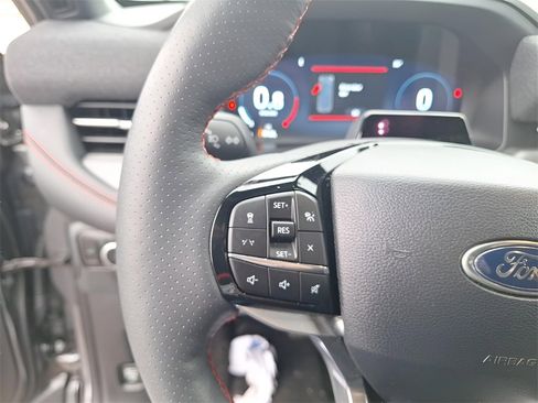 Used 2025 Ford Explorer ST-Line w/ ST-Line Street Pack image 22