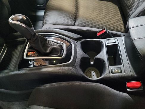 Used 2020 Nissan Rogue SV FWD image 26