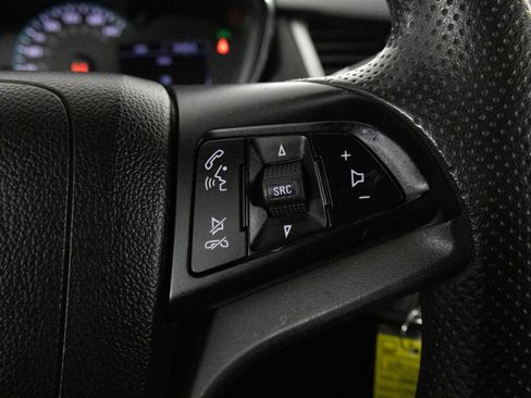 Used 2021 Chevrolet Trax LT image 28