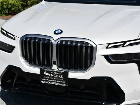 Used 2024 BMW X7 xDrive40i w/ M Sport Package AWD/4WD image 39