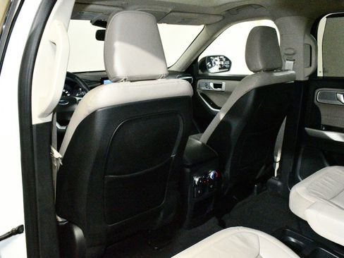 Used 2020 Ford Explorer Limited w/ Class III Trailer Tow Package image 15