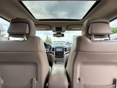 Used 2012 Jeep Grand Cherokee Limited AWD/4WD image 23