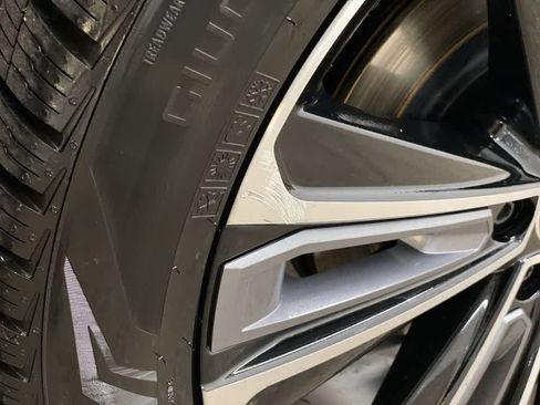 Used 2023 Toyota bZ4X Limited image 37